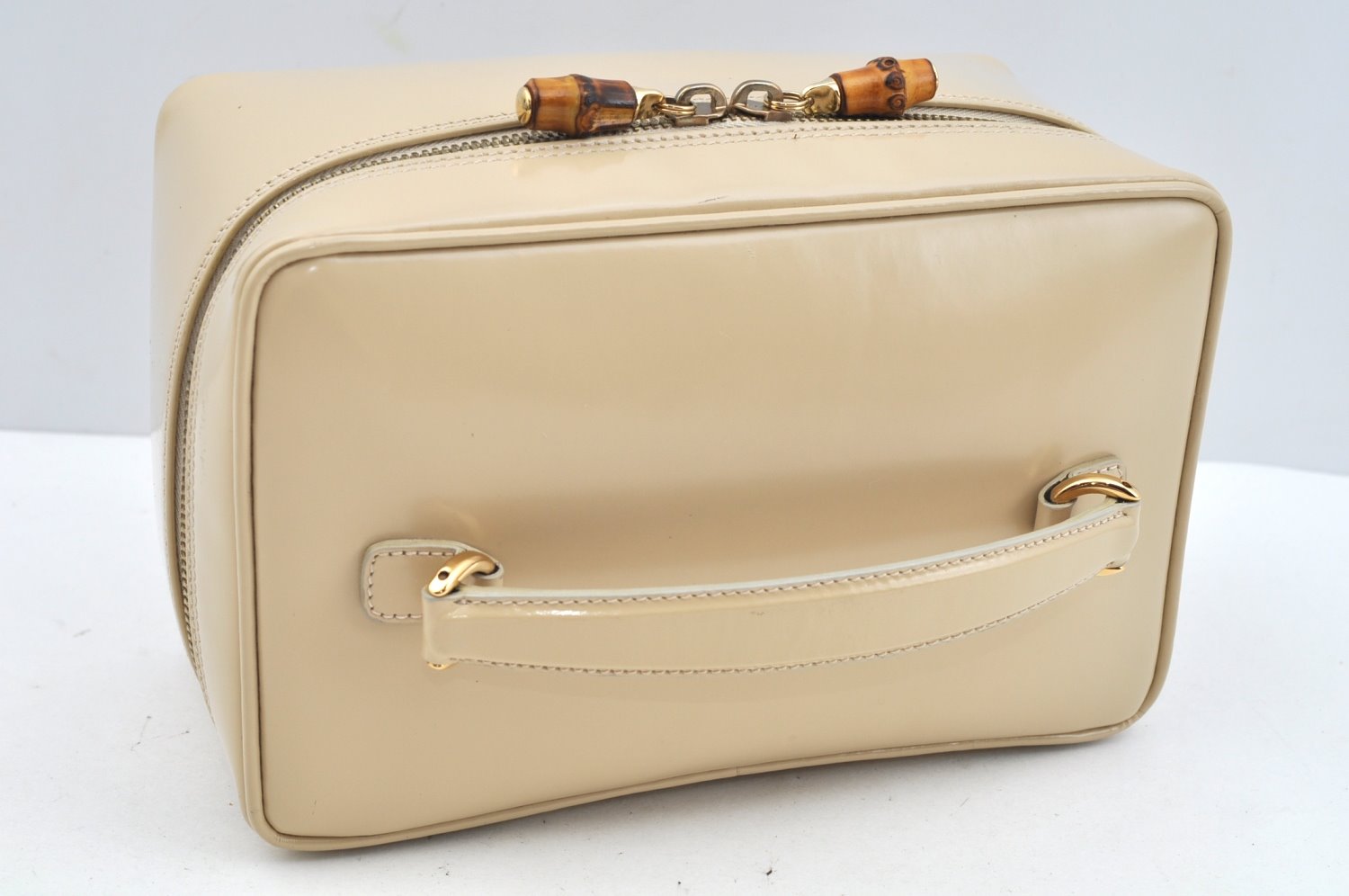 Authentic GUCCI Bamboo 2Way Shoulder Vanity Bag Enamel Beige L0747