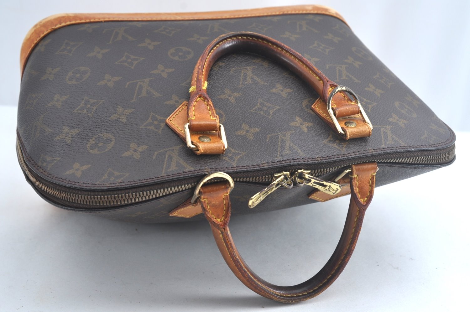 Authentic Louis Vuitton Monogram Alma Hand Bag Purse M51130 LV L0762