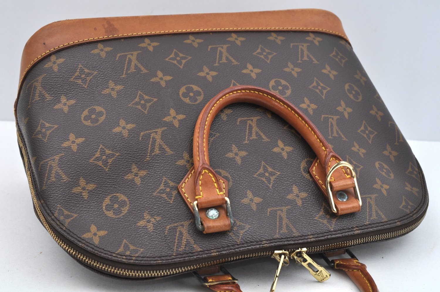 Authentic Louis Vuitton Monogram Alma Hand Bag Purse M51130 LV L0788