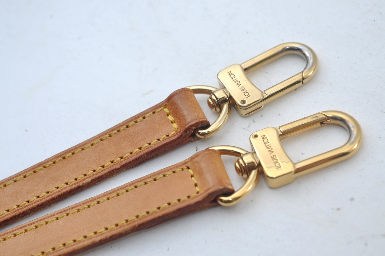 Authentic Louis Vuitton Leather Shoulder Strap 50.4