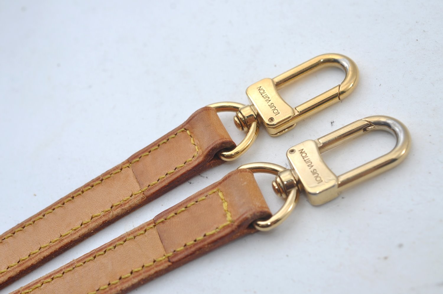 Authentic Louis Vuitton Leather Shoulder Strap 50.4