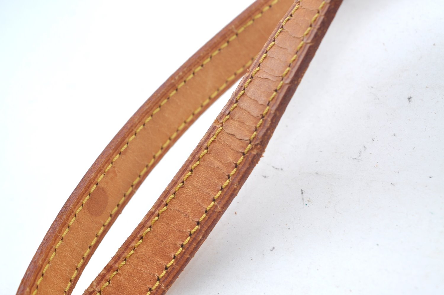 Authentic Louis Vuitton Leather Shoulder Strap 50.4