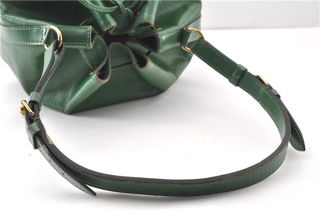 Authentic Louis Vuitton Epi Petit Noe Shoulder Drawstring Bag M44104 Green 0012G