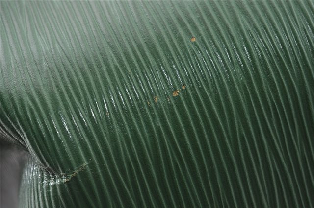 Authentic Louis Vuitton Epi Petit Noe Shoulder Drawstring Bag M44104 Green 0012G