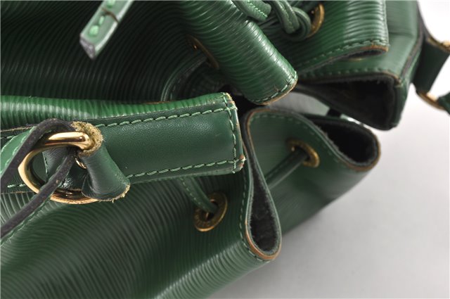Authentic Louis Vuitton Epi Petit Noe Shoulder Drawstring Bag M44104 Green 0012G