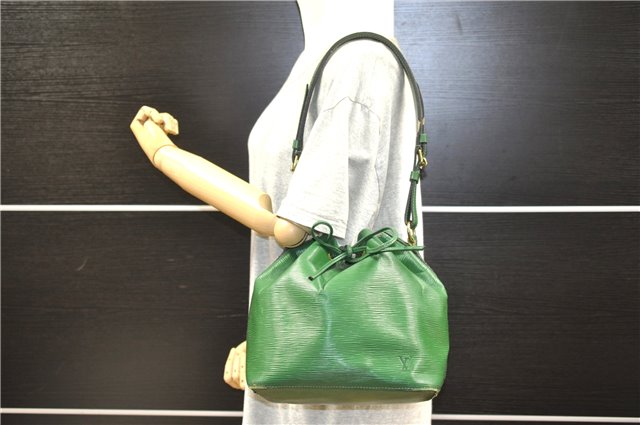 Authentic Louis Vuitton Epi Petit Noe Shoulder Drawstring Bag M44104 Green 0012G