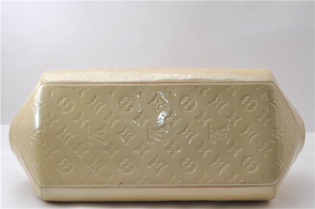 Authentic Louis Vuitton Vernis Sherwood GM Hand Bag Ivory M91487 LV 0069D