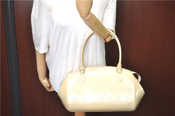 Authentic Louis Vuitton Vernis Sherwood GM Hand Bag Ivory M91487 LV 0069D