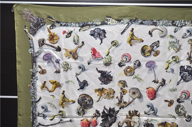 Authentic HERMES Carre 90 Scarf 