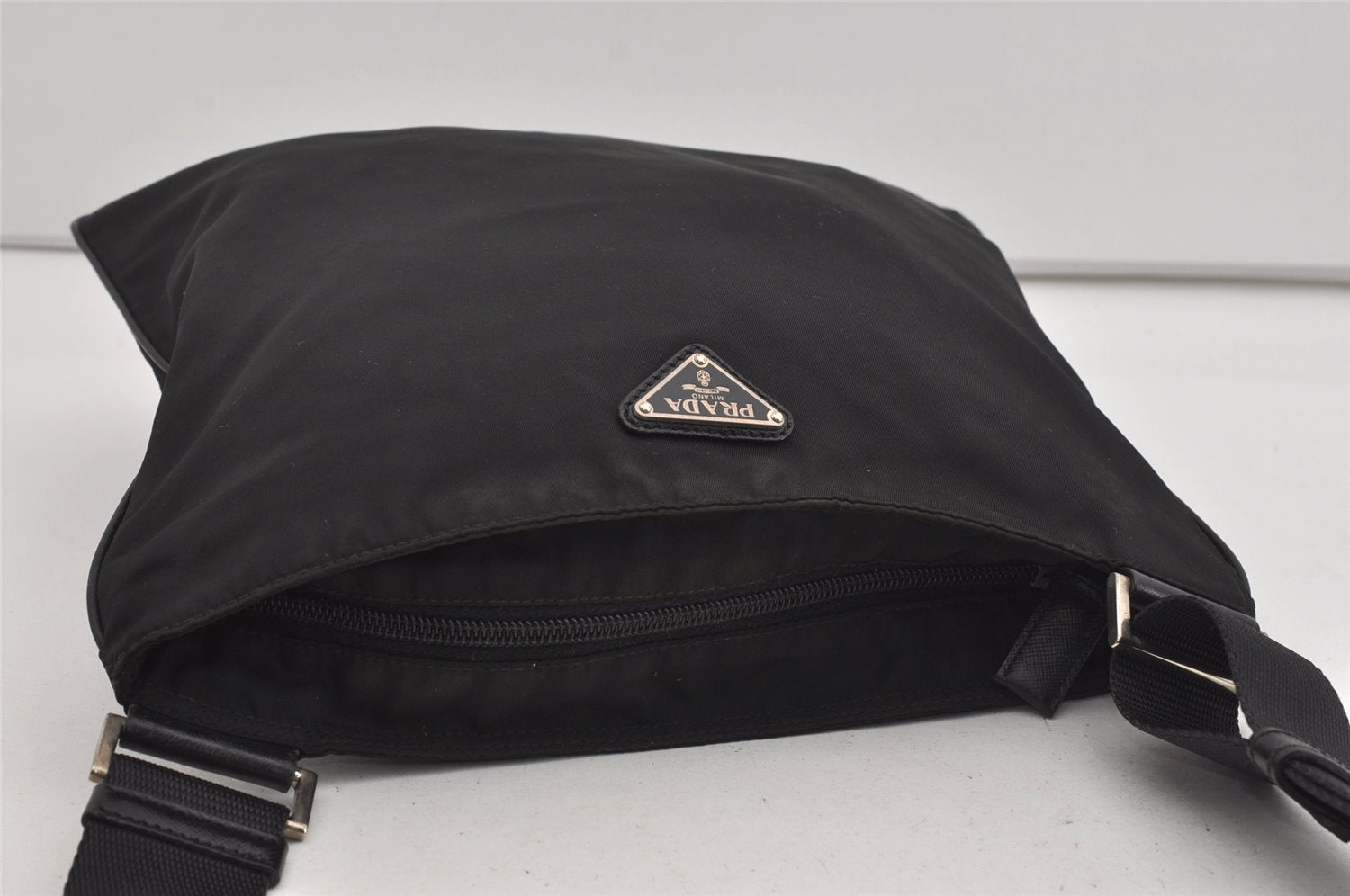 Authentic PRADA Nylon Tessuto Leather Shoulder Cross Body Bag Purse Black 0130I
