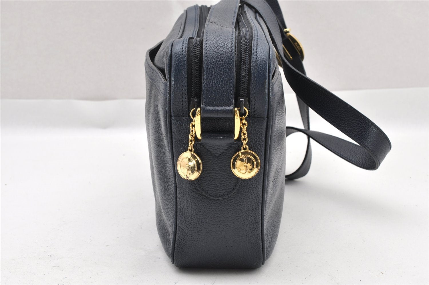 Authentic GUCCI Shoulder Cross Body Bag Purse Leather Navy Blue Junk 0132I