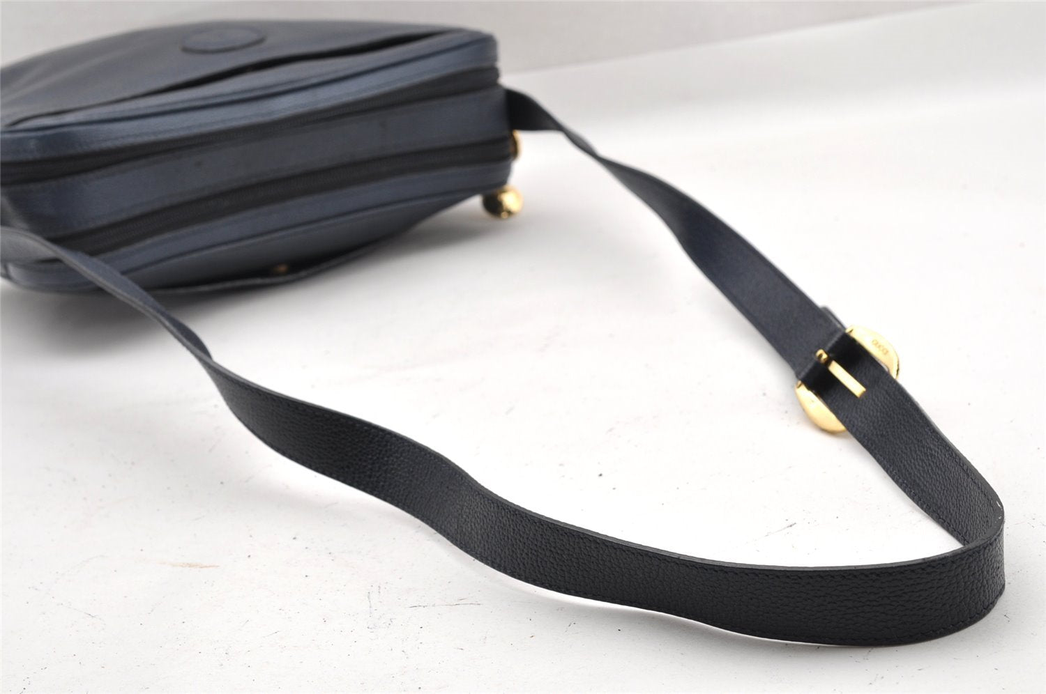 Authentic GUCCI Shoulder Cross Body Bag Purse Leather Navy Blue Junk 0132I