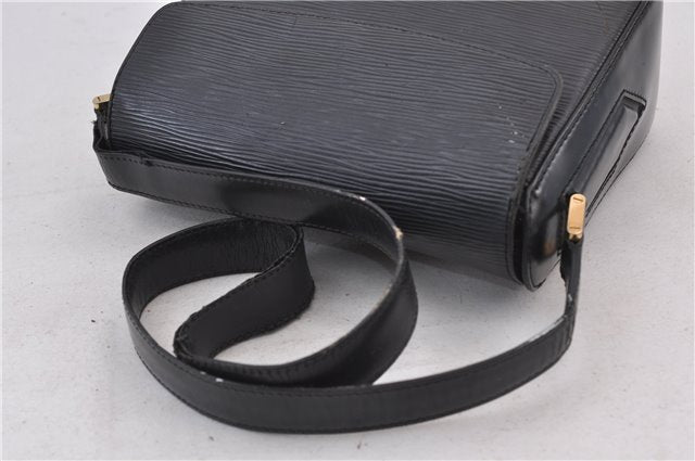 Authentic Louis Vuitton Epi Buci Shoulder Bag Purse Black M52202 LV 0179D