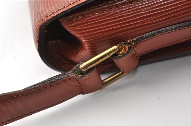 Authentic Louis Vuitton Epi Saint Cloud GM Shoulder Bag Brown LV 0200G