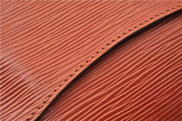 Authentic Louis Vuitton Epi Saint Cloud GM Shoulder Bag Brown LV 0200G