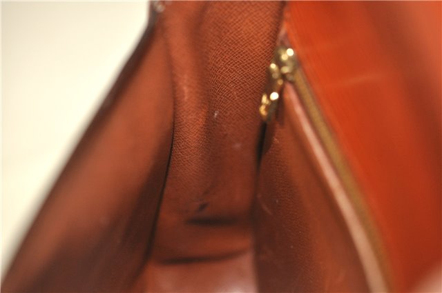 Authentic Louis Vuitton Epi Saint Cloud GM Shoulder Bag Brown LV 0200G