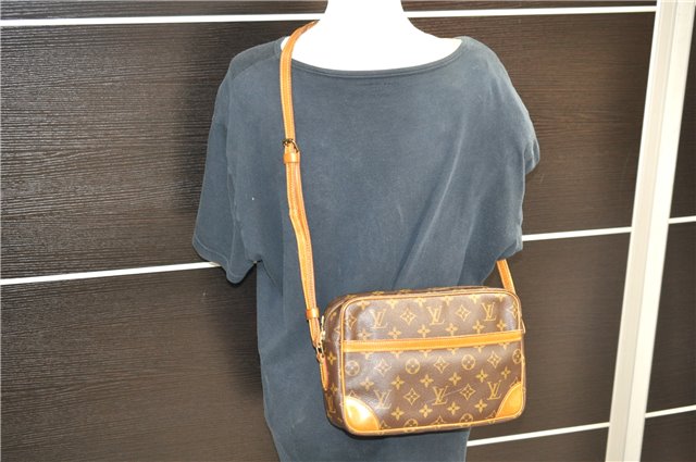 Auth Louis Vuitton Monogram Trocadero 27 Shoulder Cross Body Bag M51274 LV 0572D