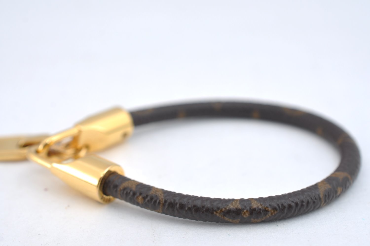 Authentic Louis Vuitton Monogram Bracelet Luck It M6605E LV Box 0690G