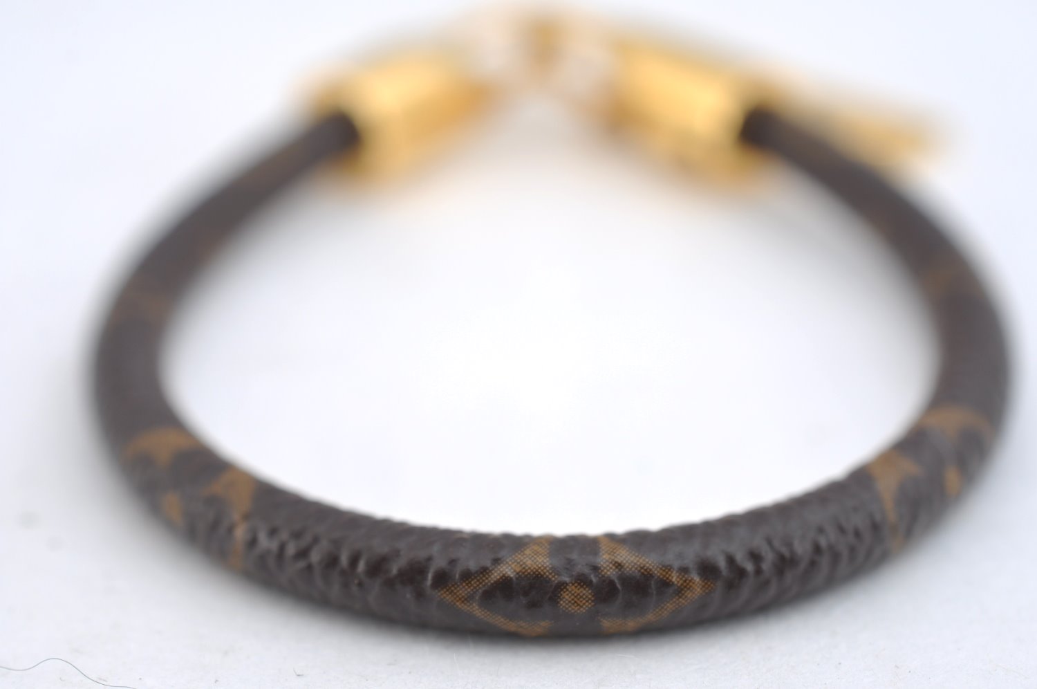 Authentic Louis Vuitton Monogram Bracelet Luck It M6605E LV Box 0690G