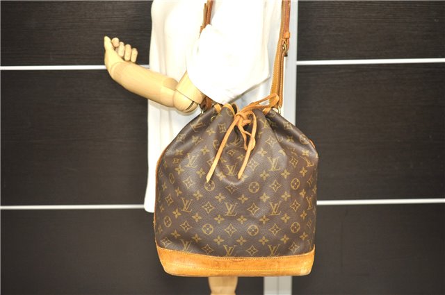 Authentic Louis Vuitton Monogram Noe Shoulder Bag M42224 LV 0748D