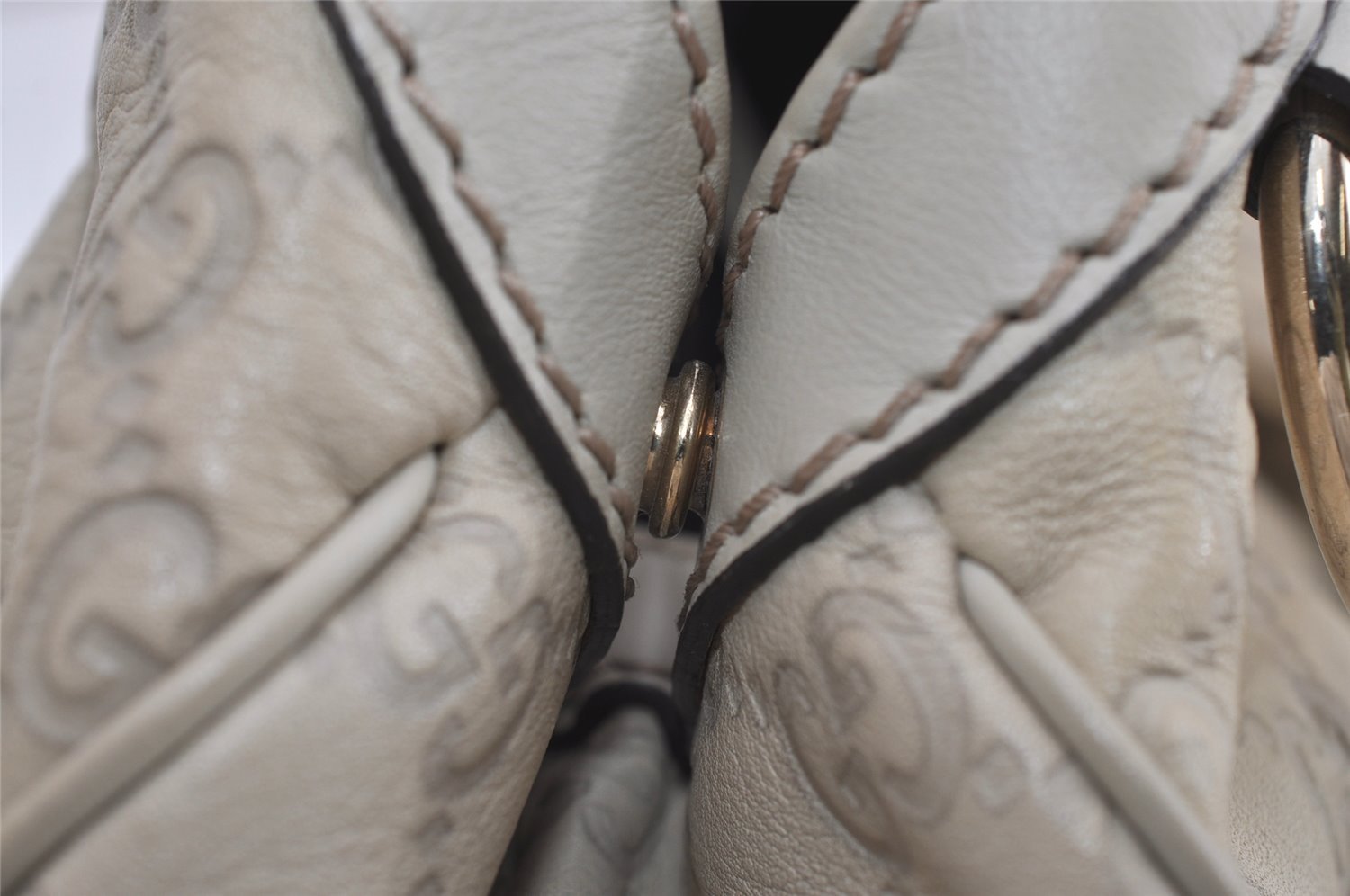 Authentic GUCCI Guccissima Sukey Shoulder Tote Bag GG Leather 211944 White 0846I