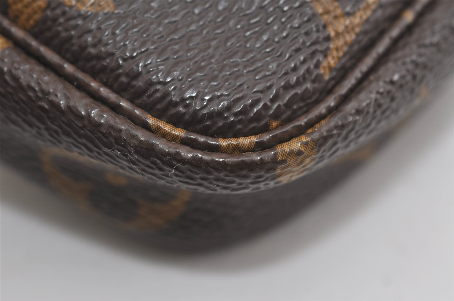 Authentic Louis Vuitton Monogram Pochette Accessoires Pouch M51980 LV 0854I