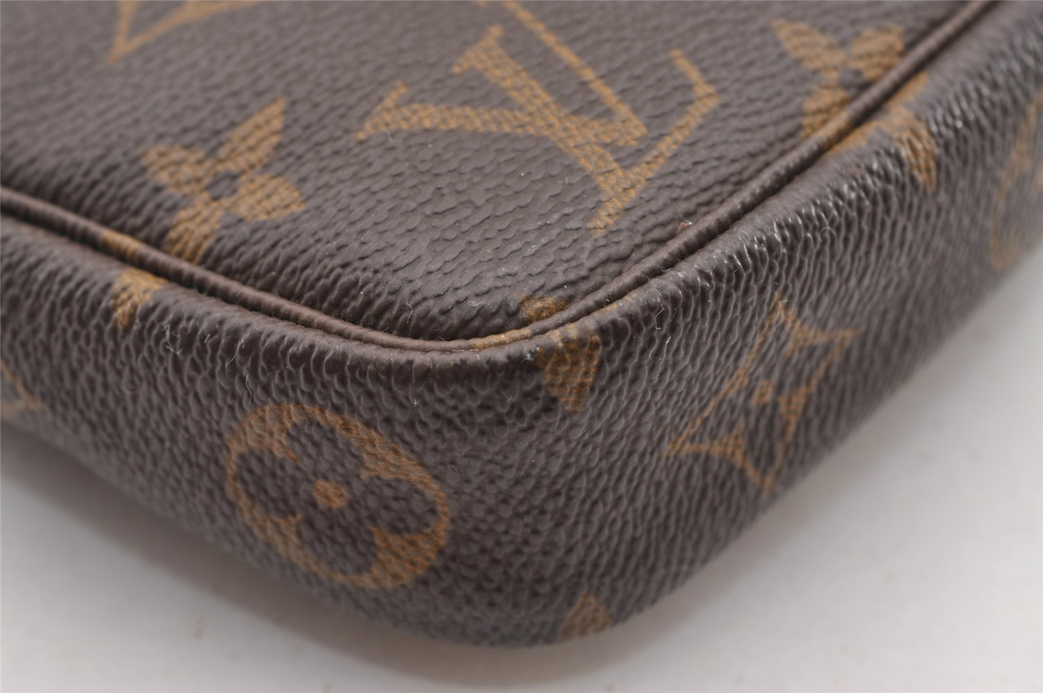 Authentic Louis Vuitton Monogram Pochette Accessoires Pouch M51980 LV 0859I