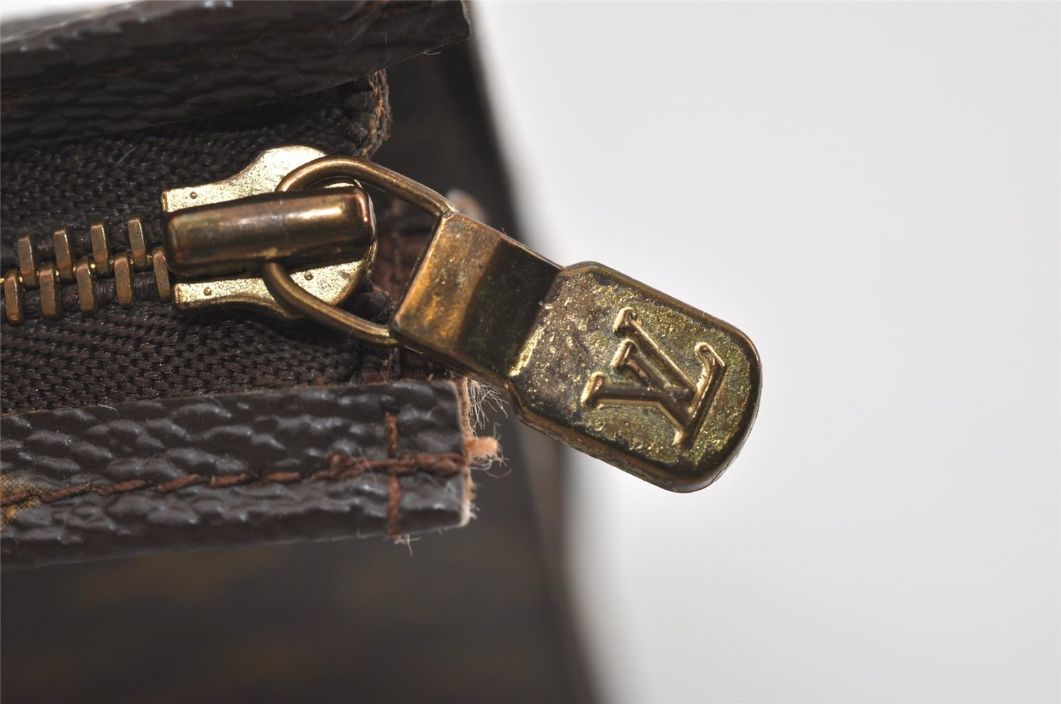 Auth Louis Vuitton Monogram Poche Toilette 26 Cosmetics Pouch Old Model LV 0875I