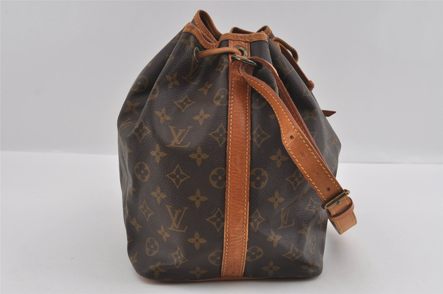 Authentic Louis Vuitton Monogram Petit Noe M42226 Shoulder Drawstring Bag 0881I