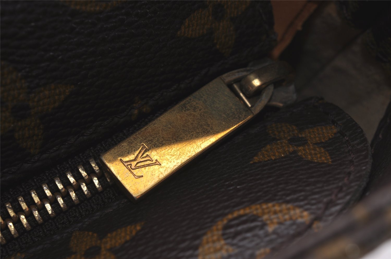 Authentic Louis Vuitton Monogram Luco Shoulder Tote Bag M51155 LV Junk 0883I