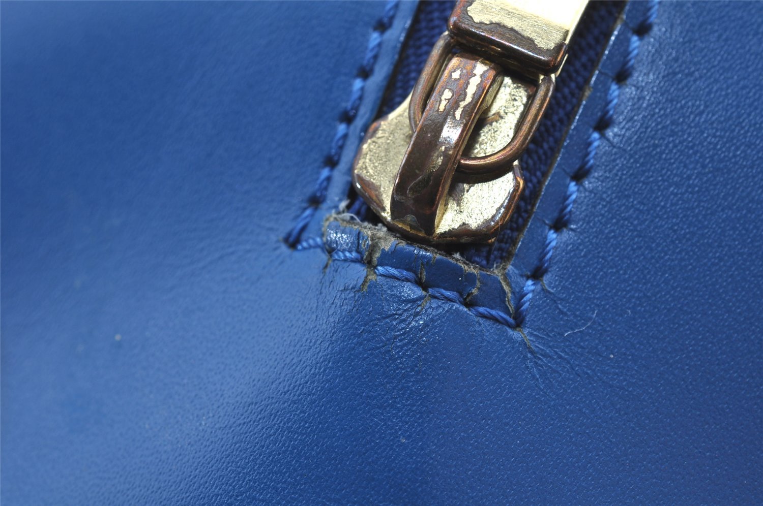 Authentic Louis Vuitton Epi Soufflot Hand Bag Blue M52225 LV 0897I