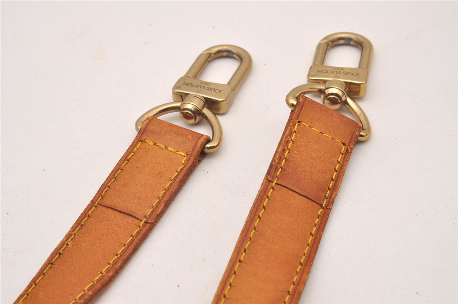 Authentic Louis Vuitton Leather Shoulder Strap Beige 36.2-43.3