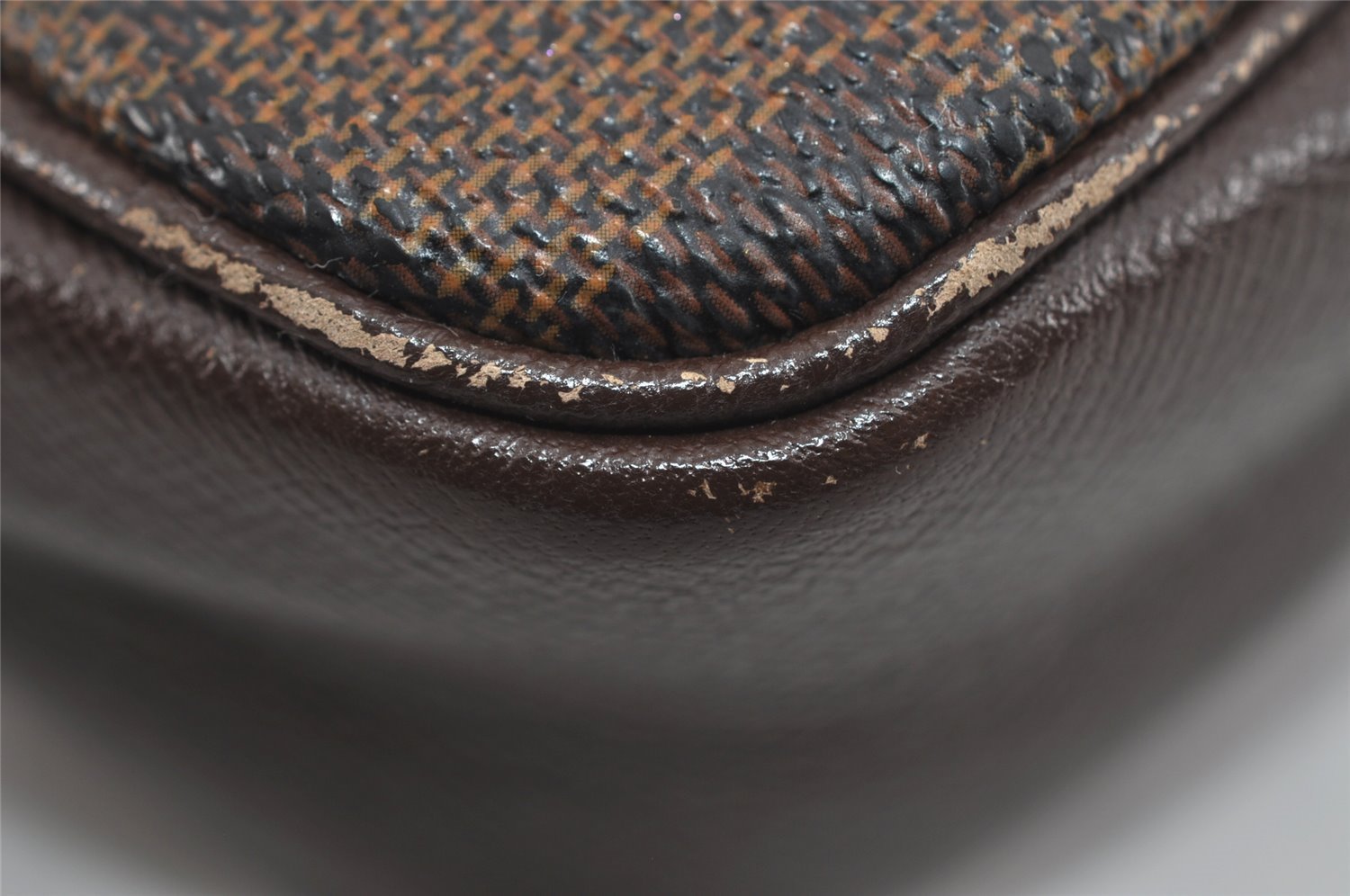 Authentic Louis Vuitton Damier Trousse Makeup Hand Bag Pouch N51982 LV 0939I