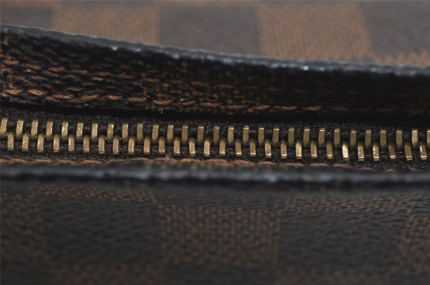 Authentic Louis Vuitton Damier Trousse Makeup Hand Bag Pouch N51982 LV 0939I