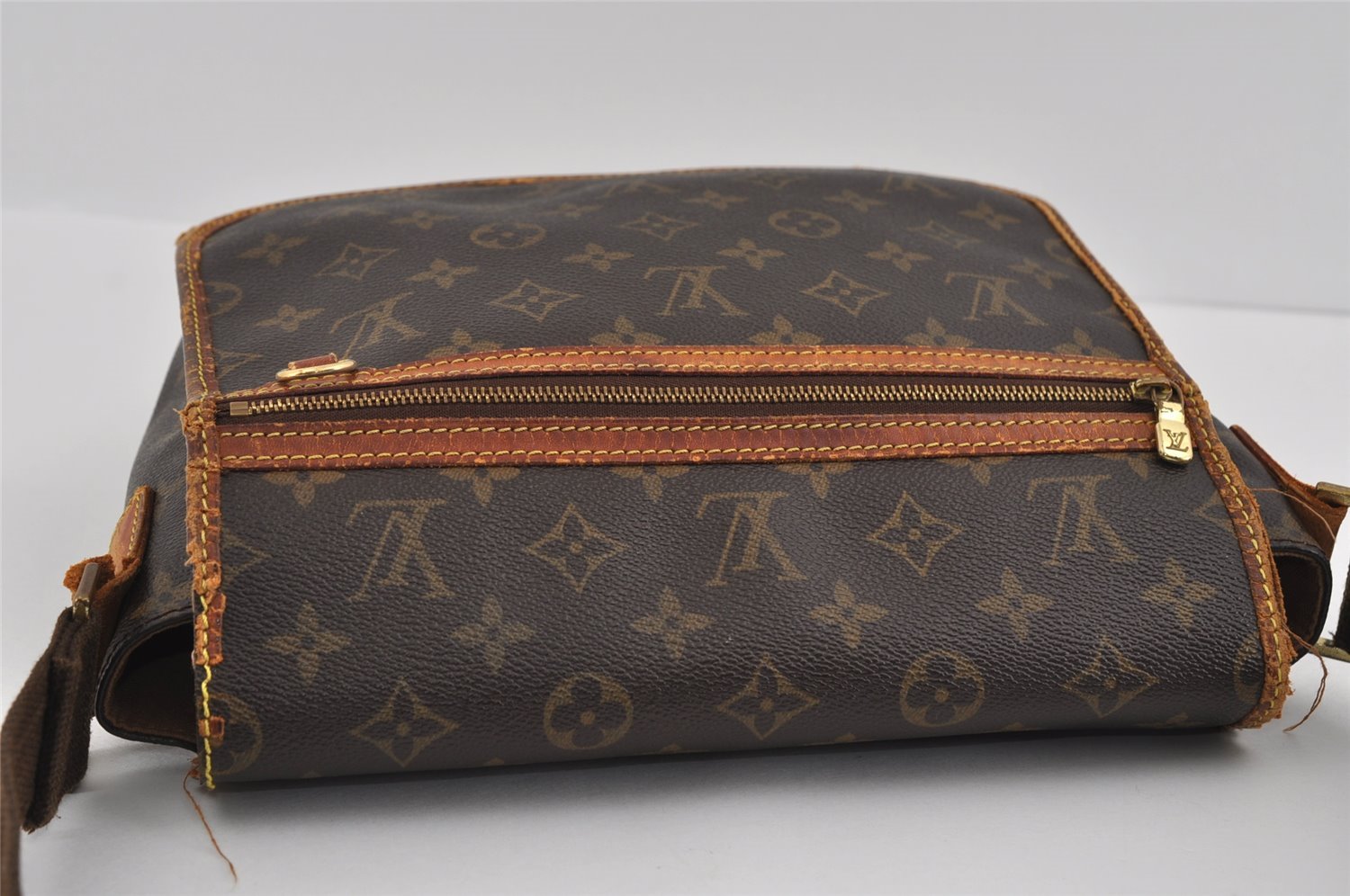 Auth Louis Vuitton Monogram Messenger Bosphore PM Shoulder Bag M40106 LV 0946I