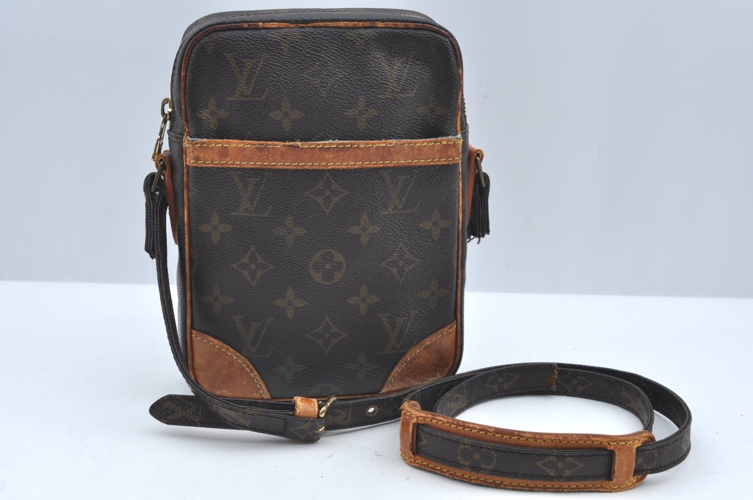 Authentic Louis Vuitton Monogram Danube Shoulder Cross Bag M45266 Junk 0967I