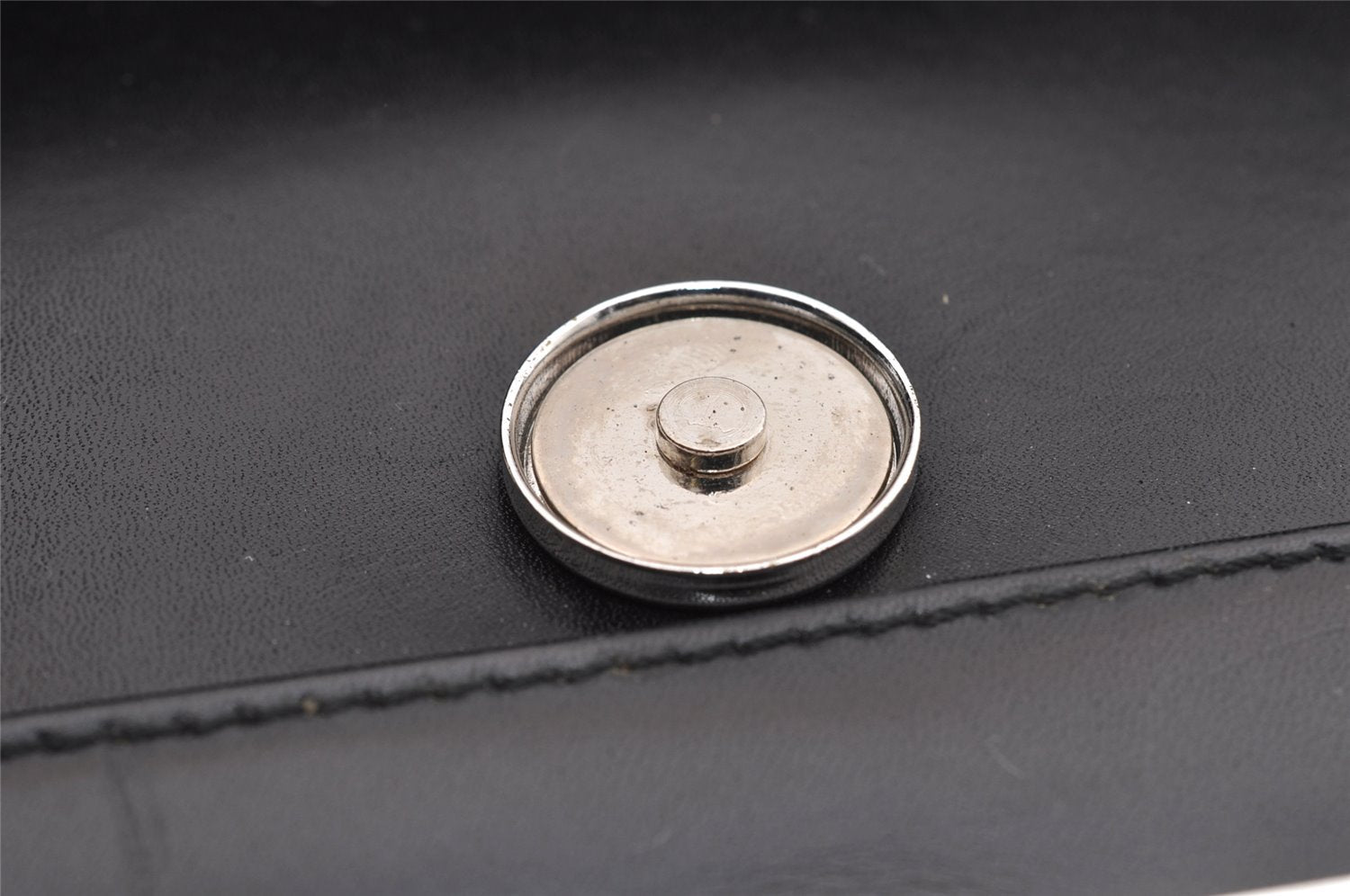 Authentic GUCCI Vintage Shoulder Bag Purse Leather Black Junk 0972I