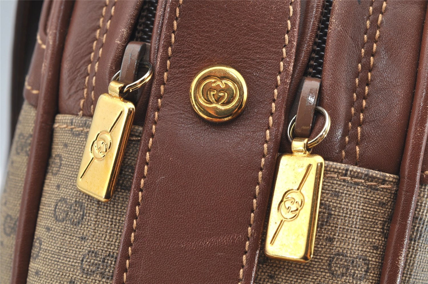 Authentic GUCCI Micro GG PVC Leather Shoulder Cross Body Bag Purse Brown 0984I