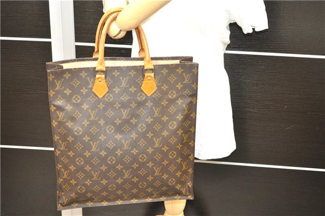 Authentic Louis Vuitton Monogram Sac Plat Hand Bag M51140 LV 0988D