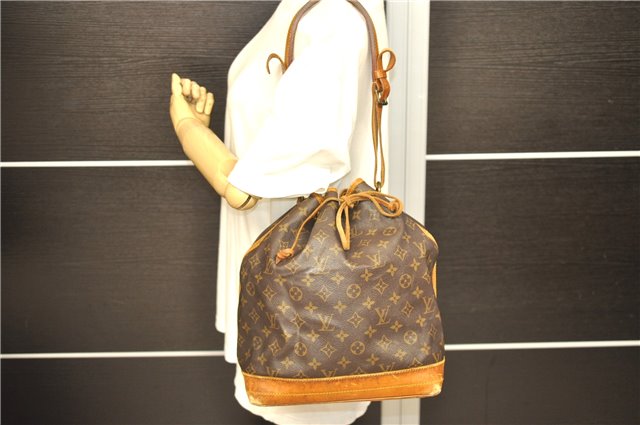 Authentic Louis Vuitton Monogram Noe Shoulder Bag M42224 LV 0990D