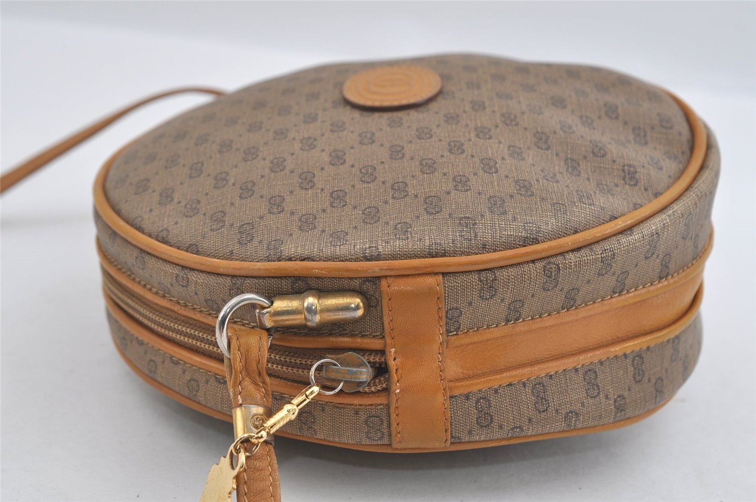 Authentic GUCCI Micro GG PVC Leather Shoulder Cross Body Bag Brown 0997I