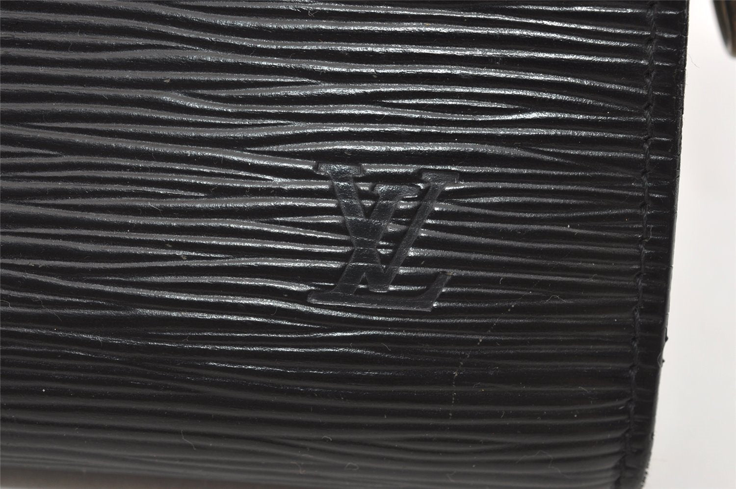 Authentic Louis Vuitton Epi Pochette Accessoires Pouch Black M52942 LV 1005I