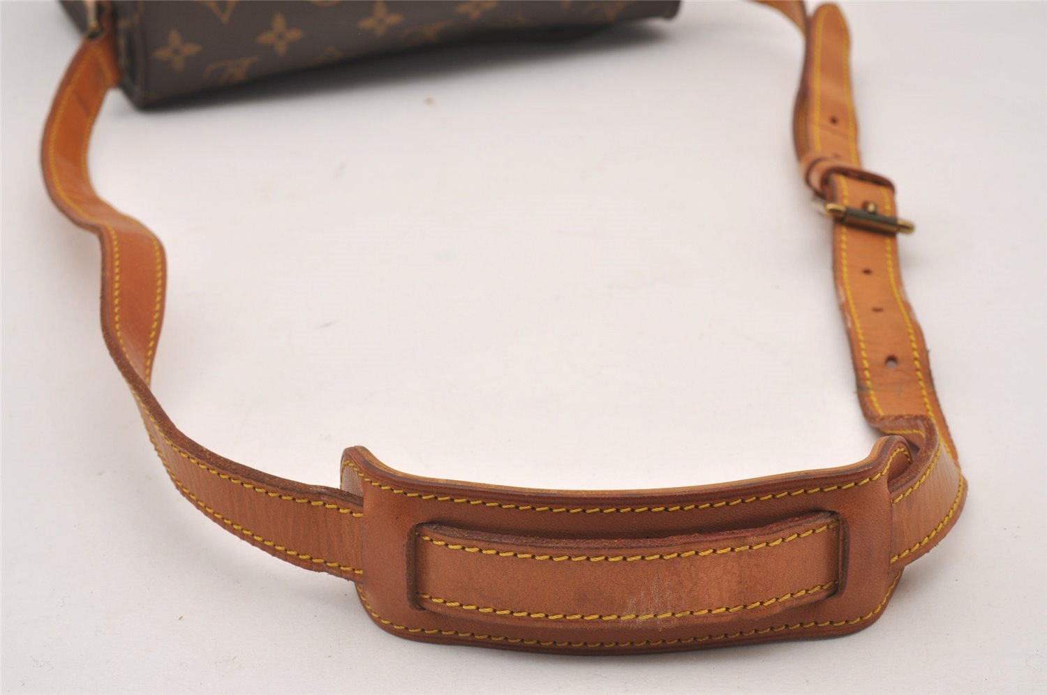 Authentic Louis Vuitton Monogram Saint Cloud GM M51242 Shoulder Cross Bag 1009I