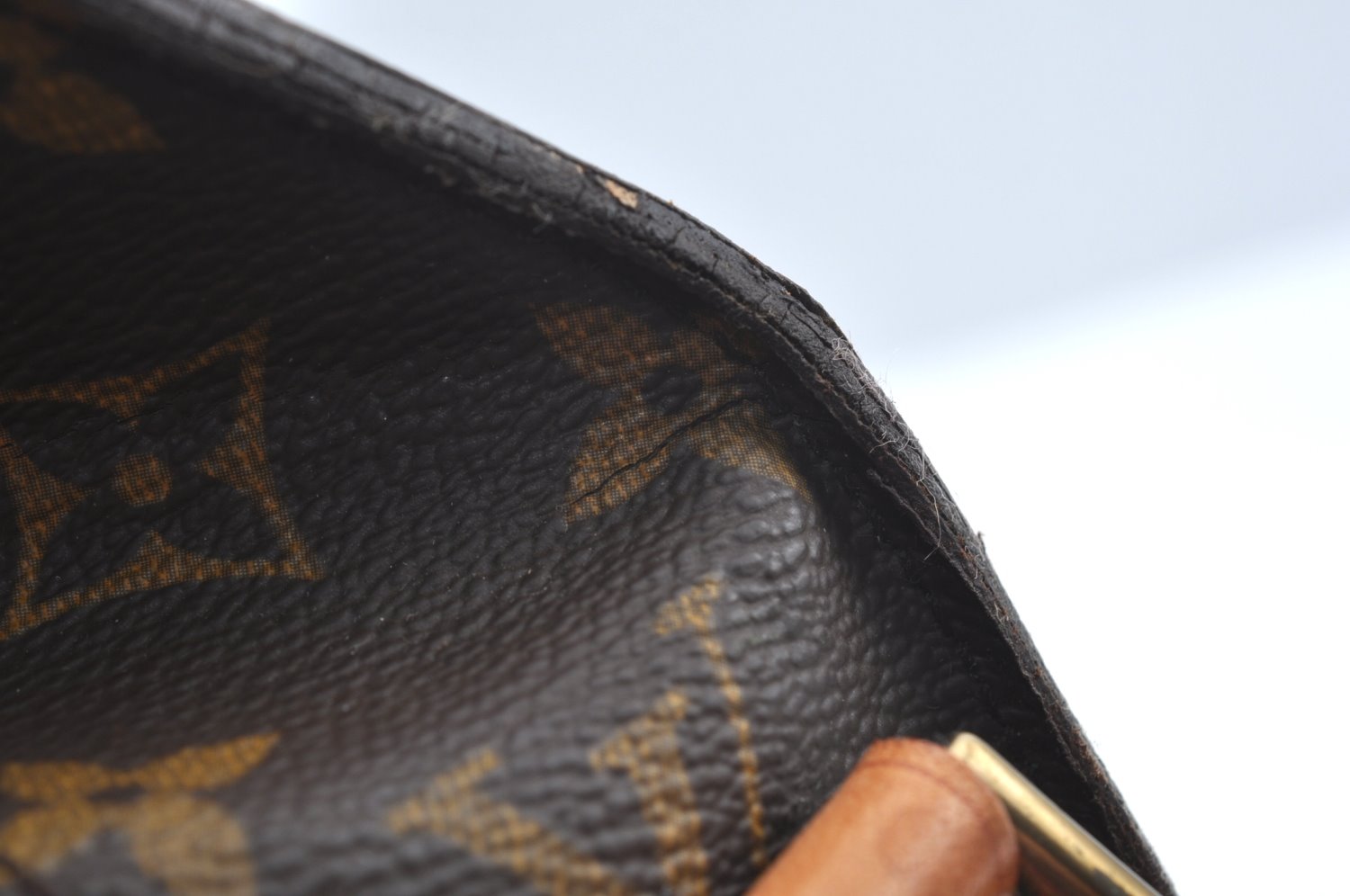 Authentic Louis Vuitton Monogram Saint Cloud GM M51242 Shoulder Cross Bag 1009I