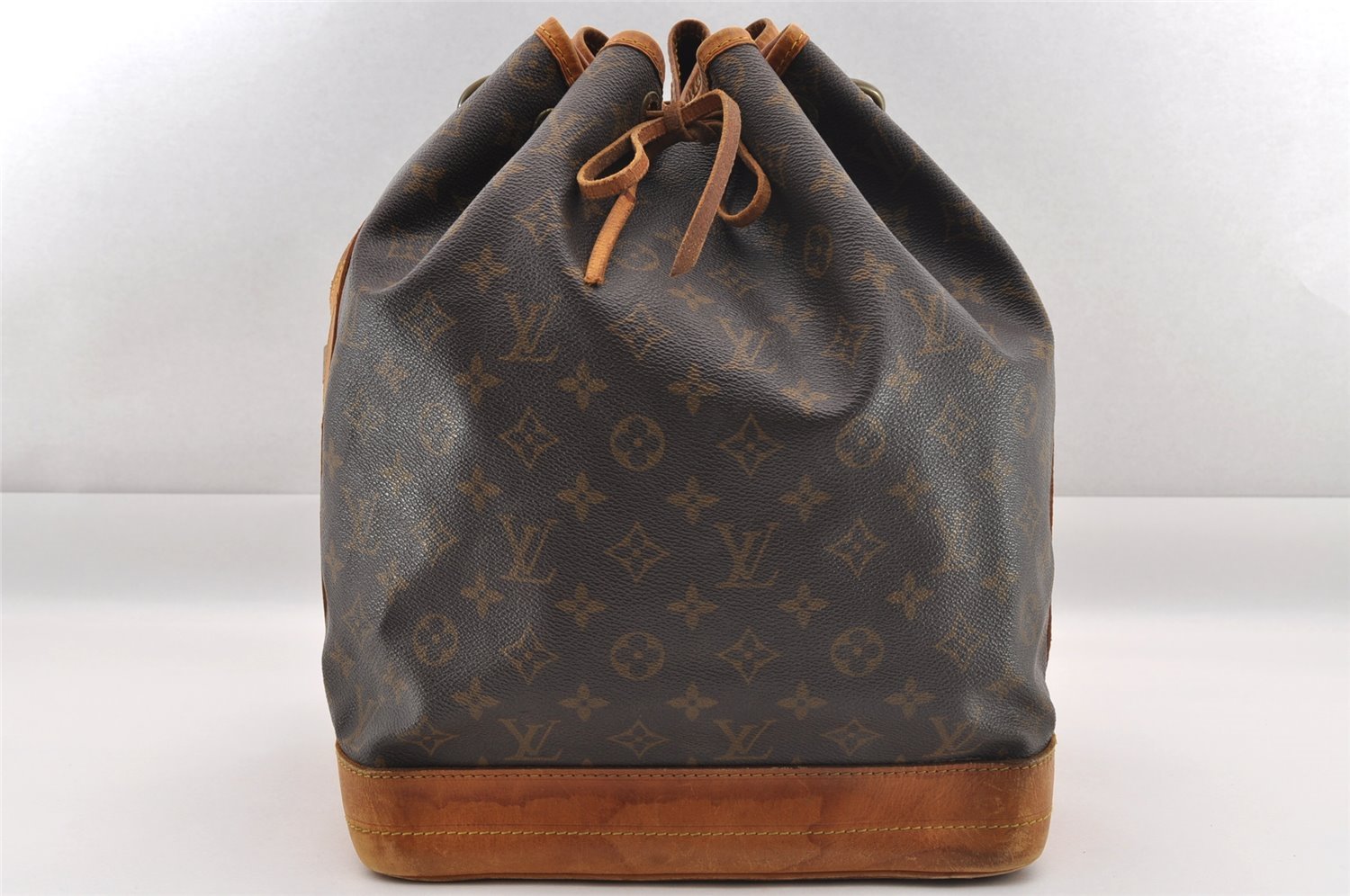Authentic Louis Vuitton Monogram Noe Shoulder Drawstring Bag M42224 LV 1014I
