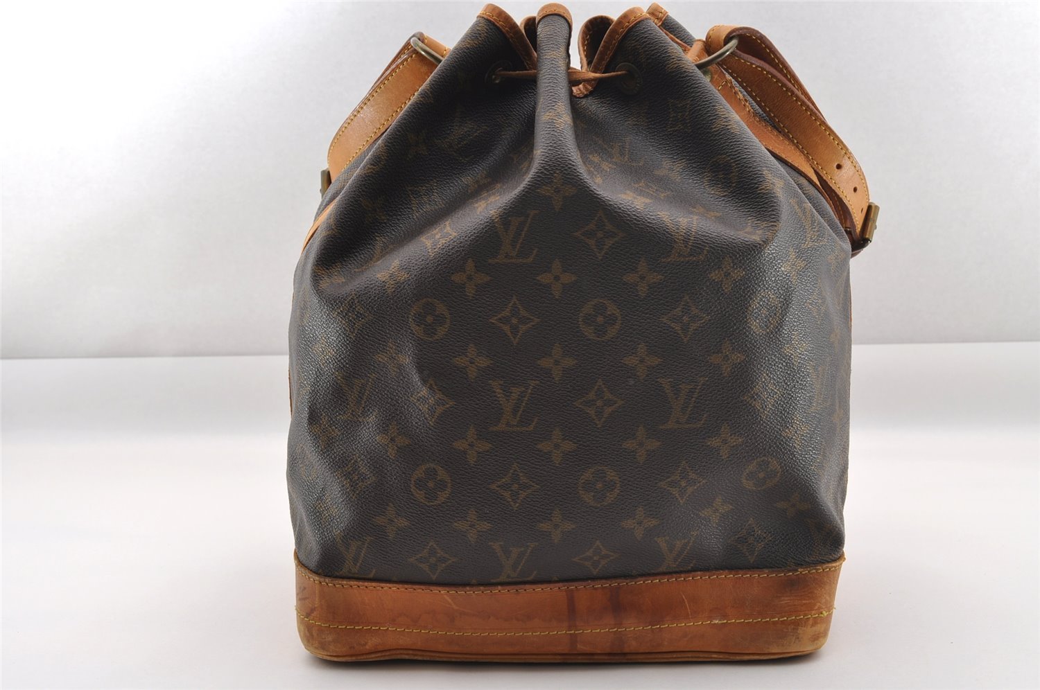Authentic Louis Vuitton Monogram Noe Shoulder Drawstring Bag M42224 LV 1014I