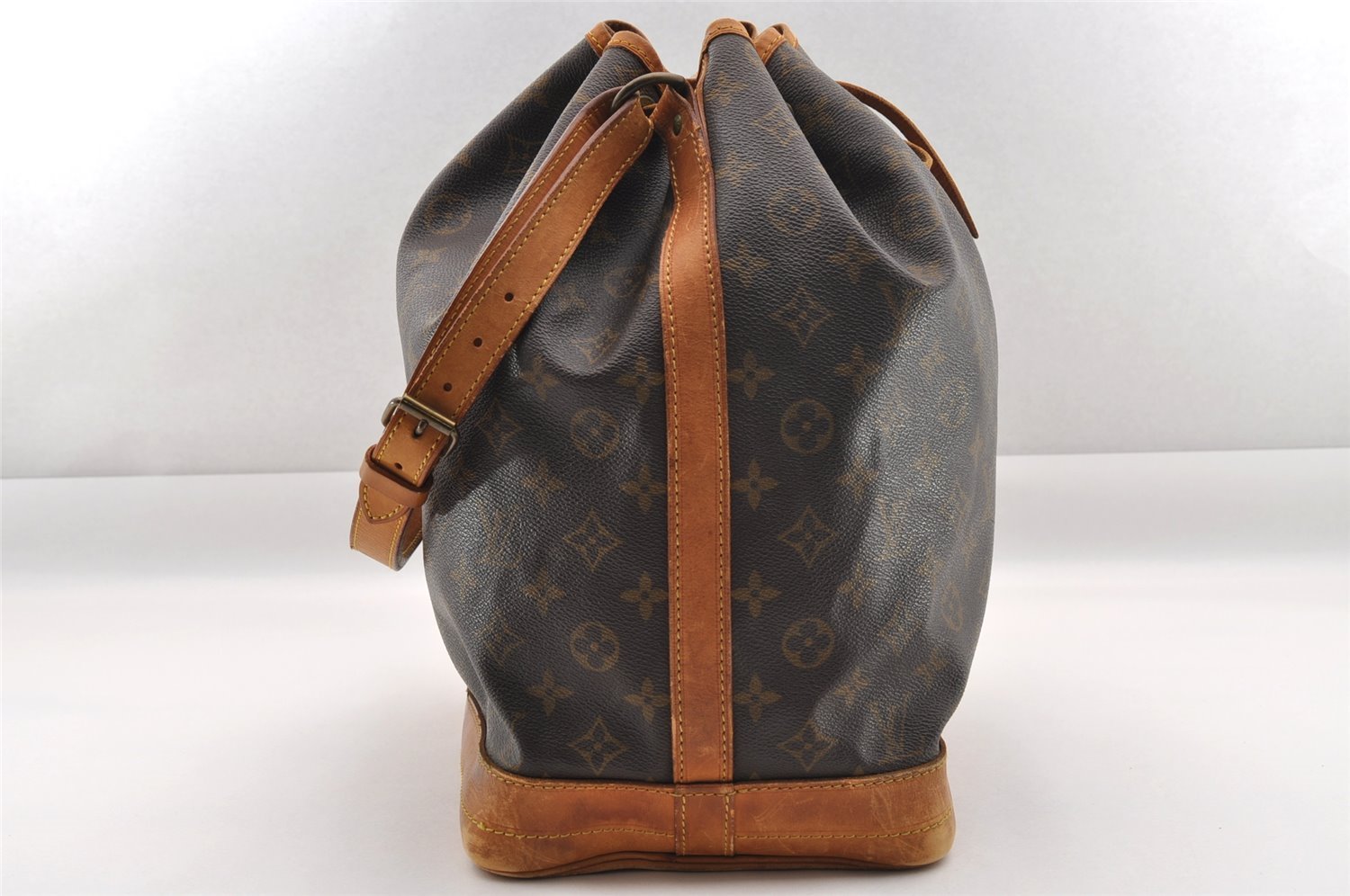 Authentic Louis Vuitton Monogram Noe Shoulder Drawstring Bag M42224 LV 1014I