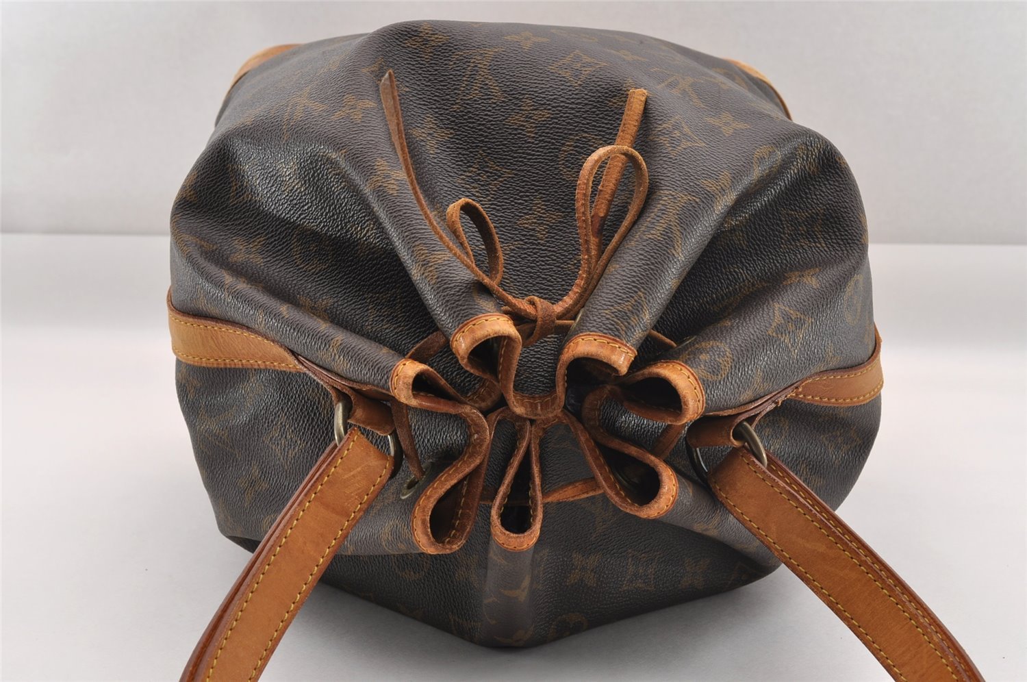 Authentic Louis Vuitton Monogram Noe Shoulder Drawstring Bag M42224 LV 1014I