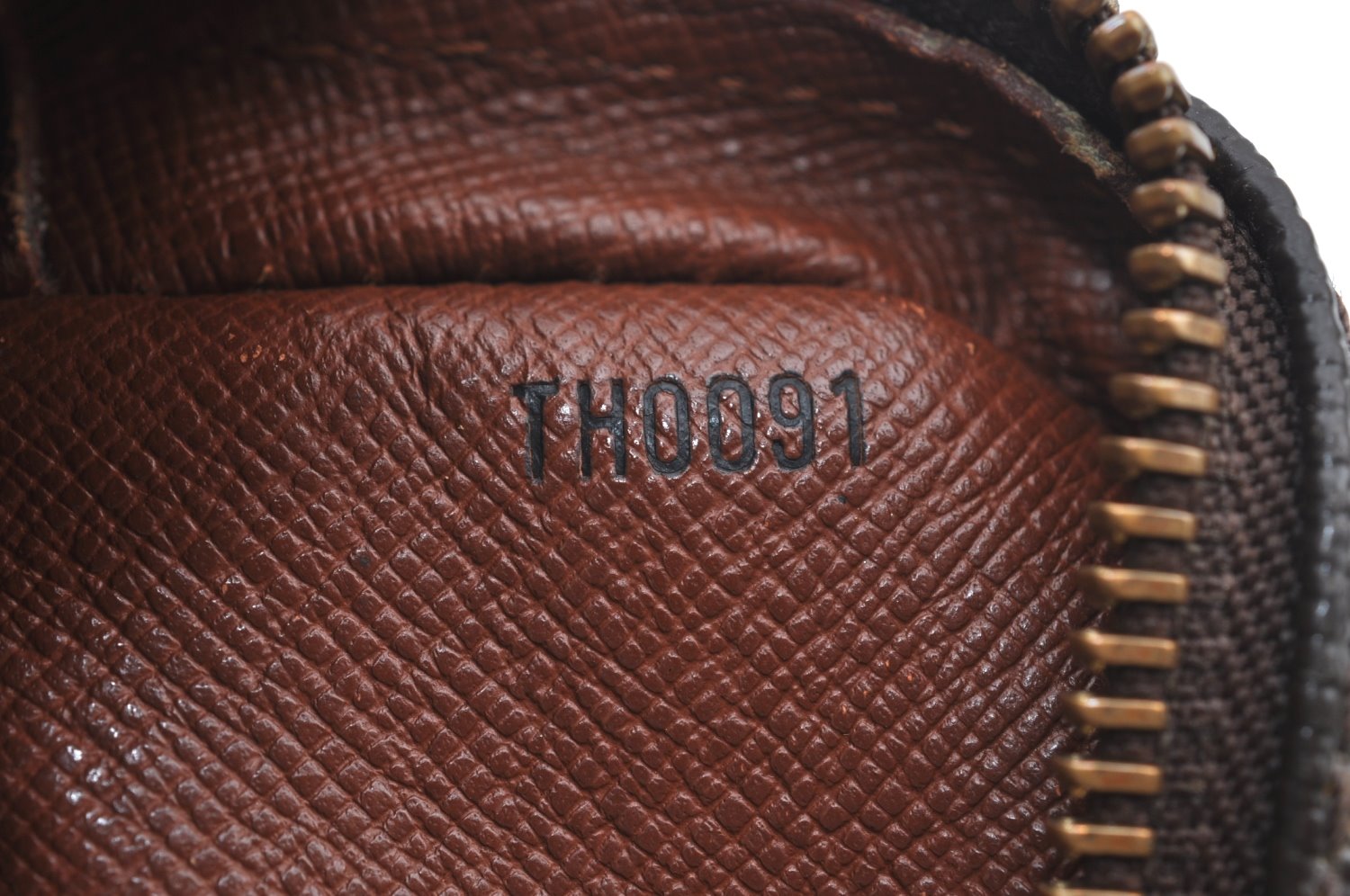 Authentic Louis Vuitton Monogram Amazone Shoulder Cross Body Bag M45236 LV 1040G