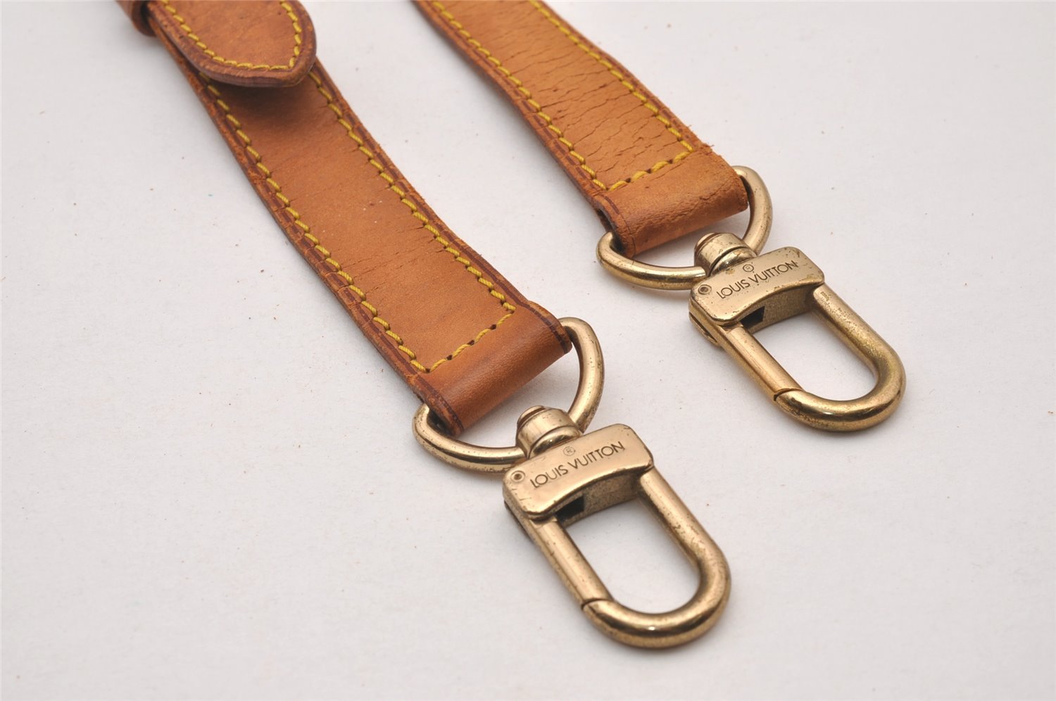 Authentic Louis Vuitton Leather Shoulder Strap Beige 40.9